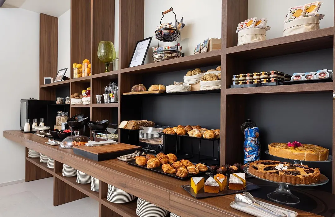 B21 Lifestyle Hotel-1